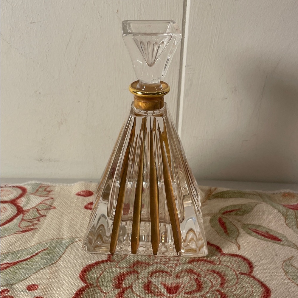 Royal Gallery Lead Crystal Glass Perfume with Topper and Striated Gold Accents